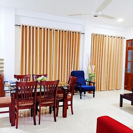 كاندي Saru Holiday Apartment - Up To 6 Guests المظهر الخارجي الصورة