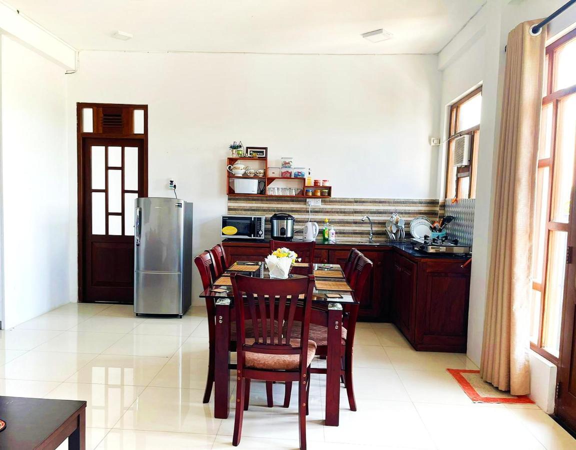 كاندي Saru Holiday Apartment - Up To 6 Guests المظهر الخارجي الصورة